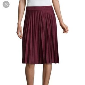 Liz Claiborne burgundy faux suede pleated skirt